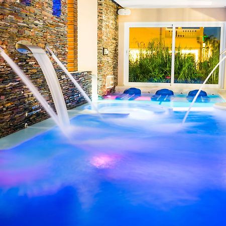 Howard Johnson Resort Spa & Convention Center Villa de Merlo Екстер'єр фото