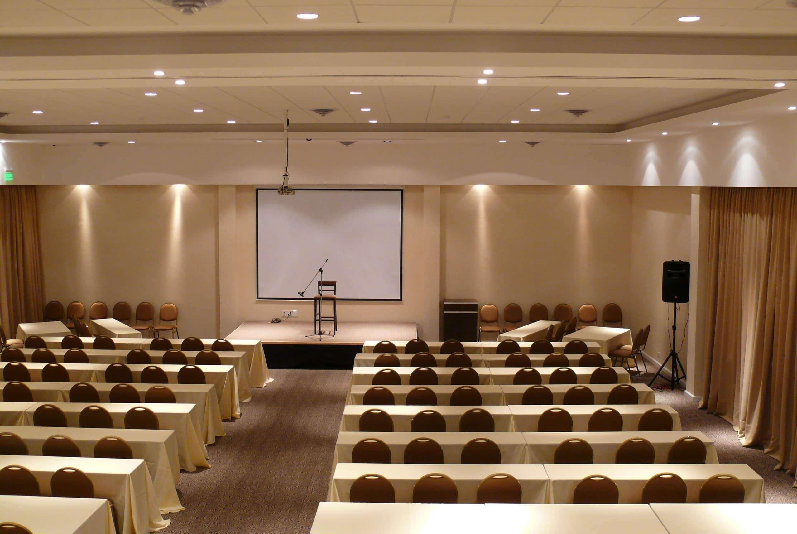 Howard Johnson Resort Spa & Convention Center Villa de Merlo Екстер'єр фото