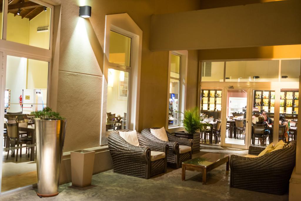 Howard Johnson Resort Spa & Convention Center Villa de Merlo Екстер'єр фото