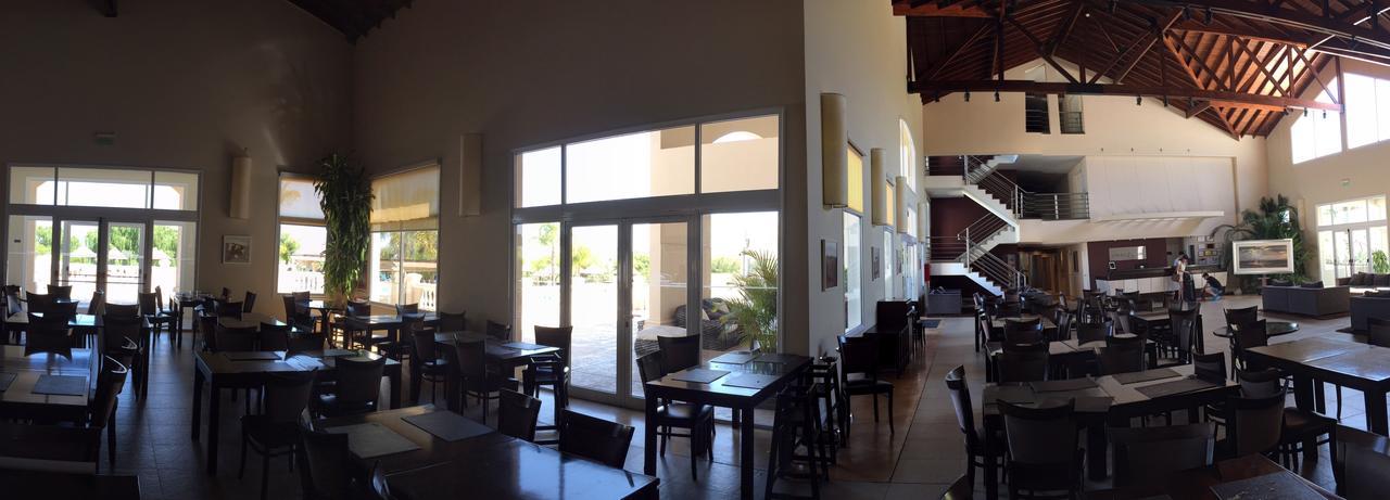 Howard Johnson Resort Spa & Convention Center Villa de Merlo Екстер'єр фото