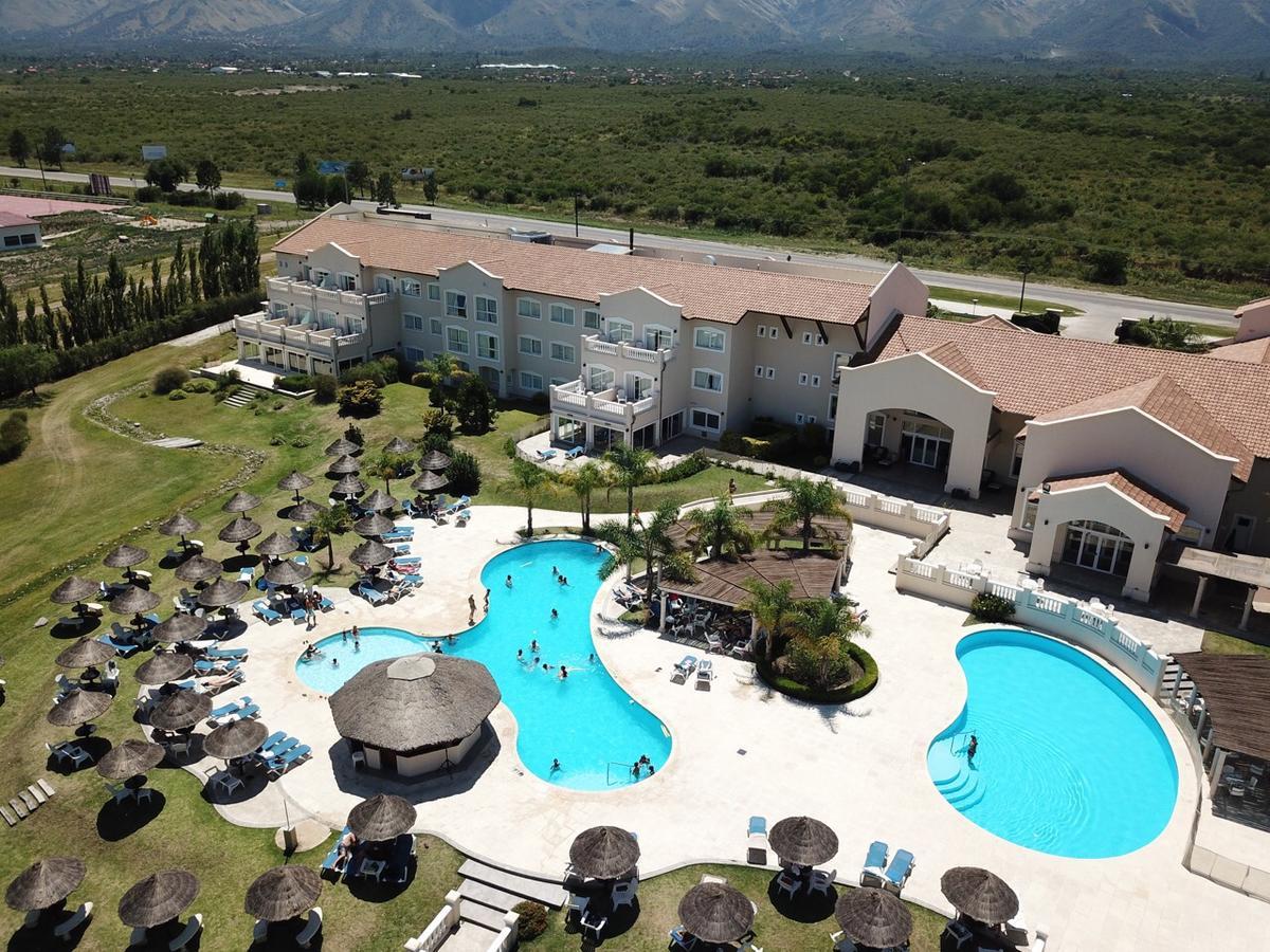 Howard Johnson Resort Spa & Convention Center Villa de Merlo Екстер'єр фото