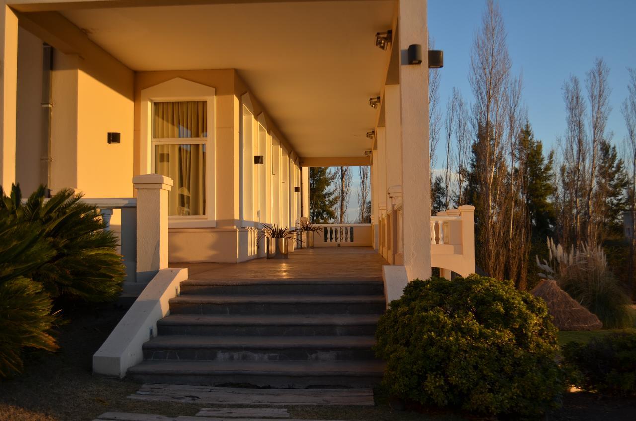 Howard Johnson Resort Spa & Convention Center Villa de Merlo Екстер'єр фото